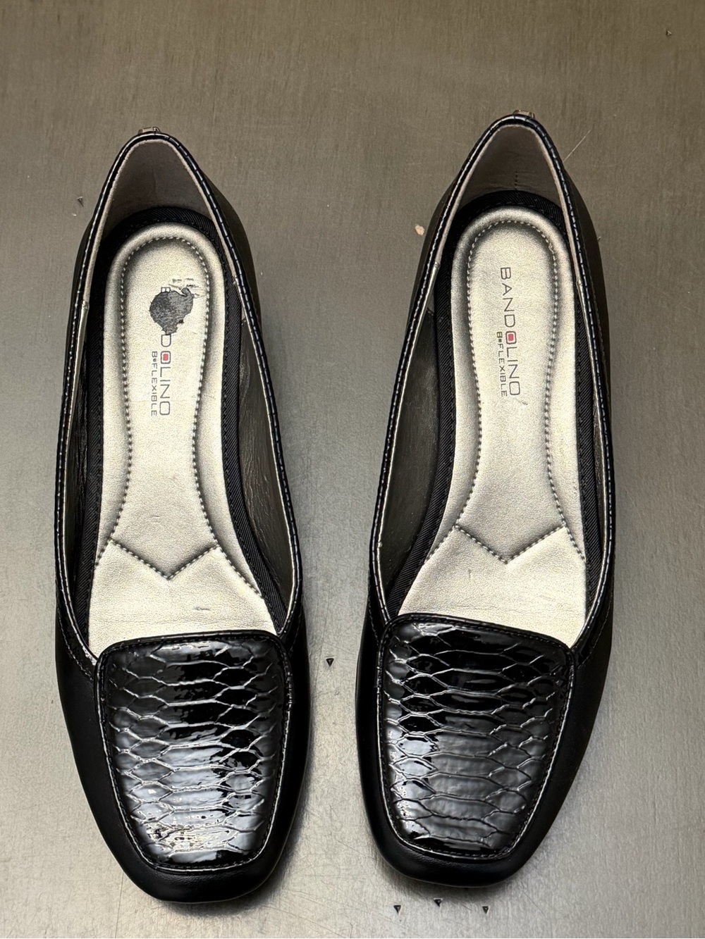 Bandolino Black Women's Croc-Textured Loafers Size 8